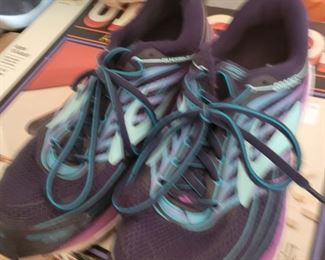 Brooks shoes size 8