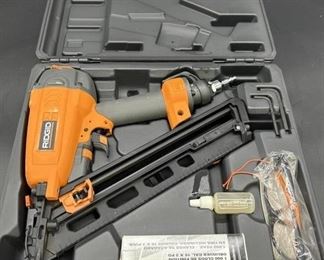 Rigid Angled Finish Nailer in Case