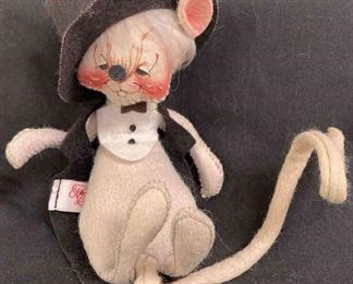 Vintage Annalee 6in Mouse In Black And White, Top Hat And Tails