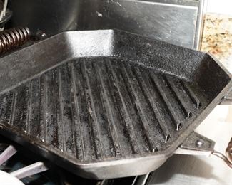 Finex cast iron griddle pan