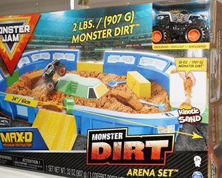Monster Jam Monster Dirt arena set-still sealed