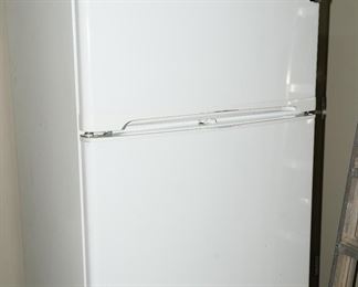 Kenmore refrigerator/freezer 