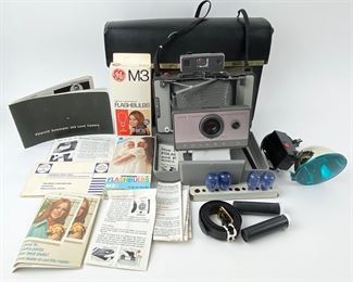 Polaroid 103 with Flash & Case