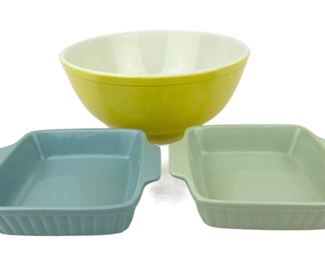 Vintage Pyrex Mixing Bowl & Two Royal Norfolk Ceramic Baking Dishes