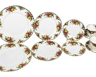 The Royal Doulton Company Royal
Albert 'Old Country Roses' Vintage 5 Piece
Place Setting
