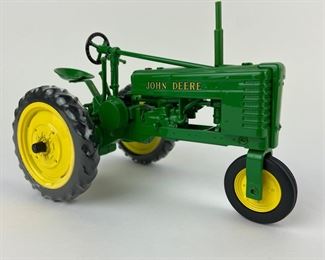 John Deere Tractor Model HN 2000 Collectors Edition 1/16 Scale