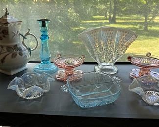 Depression Glass, Vaseline Glass, Fenton, Milk Glass , Fenton French Opalescent Fan Vase
10" Blue Opalescent Fenton Hobnail Bowl 