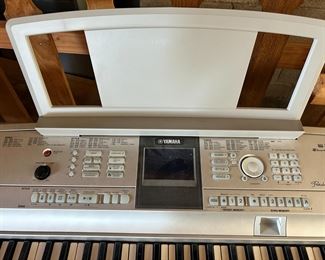 Yamaha Grand organ, plays great, as new $250.00
