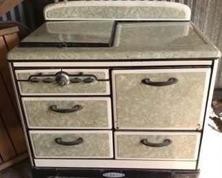 Beautiful Vintage Norge gas stove