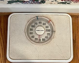 VINTAGE SCALES