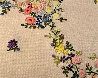 VINTAGE/ANTIQUE FRINGED NEEDLEPOINT SPREAD