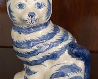 BLUE/WHITE CAT