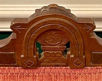 ANTIQUE CHAIR (EASTLAKE?)