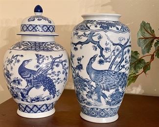 BLUE/WHITE GINGER JAR, VASE