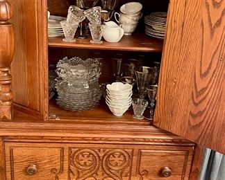ANTIQUE OAK HUTCH