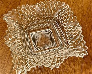 VINTAGE WAVY EDGE DISH