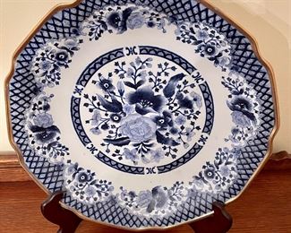 LARGE BLUE/WHITE PLATE