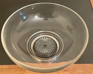 LARGE VINTAGE SERVING BOWL ON SILVERPLATE BASE