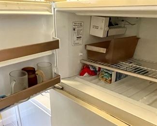 Kenmore Hi/Lo Refrigerator/
**Available for PRE-SALE PURCHASE