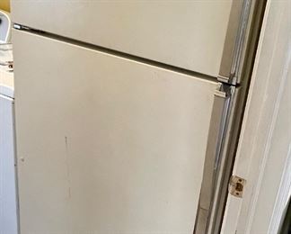 Kenmore Hi/Lo Refrigerator/
**Available for PRE-SALE PURCHASE