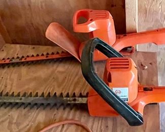 ELECTRIC HEDGE TRIMMERS