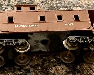 VINTAGE LIONEL ELECTRIC TRAINS - CABOOSE #6017
