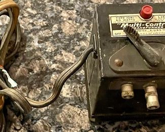 VINTAGE LIONEL ELECTRIC TRAINS - Multicontrol 60 Watts Transformer Type 1041 