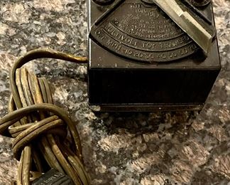 VINTAGE LIONEL ELECTRIC TRAINS - 45 Watts Multivolt Toy Transformer Type 1015 