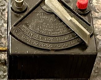 VINTAGE LIONEL ELECTRIC TRAINS - 45 Watts Multivolt Toy Transformer Type 1015 