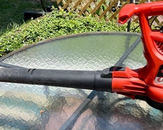 BLACK & DECKER ELECTRIC BLOWER