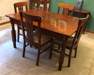 Vintage Dining Table w/ leaves
