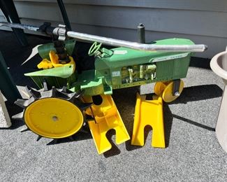 John Deere Cast Sprinker