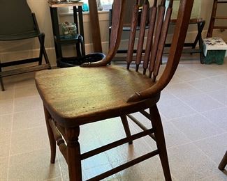 4 farmhouse side chairs with hip rests 