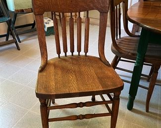 4 farmhouse side chairs with hip rests 