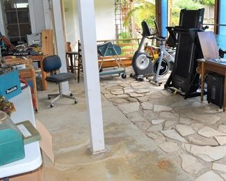 Back Patio Overview (access from Kitchen)