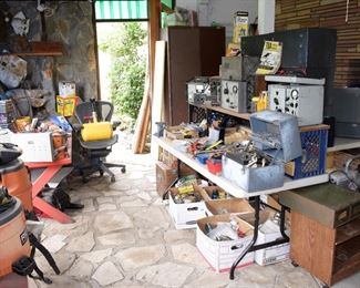 Back Patio Overview (access from Kitchen)