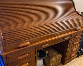 Roll top desk 60x 50x33