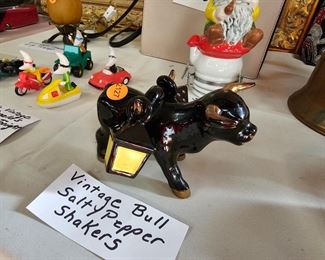 VINTAGE BULL SALT/PEPPER SHAKERS