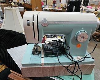 SEWING MACHINE