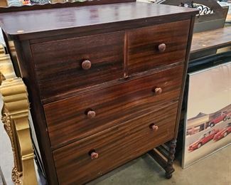 CHEST OF DRAWERS