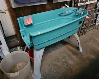 PET BATHING STATION