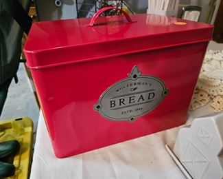 BREAD BOX