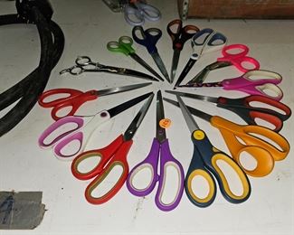 LOT OF SCISSORS