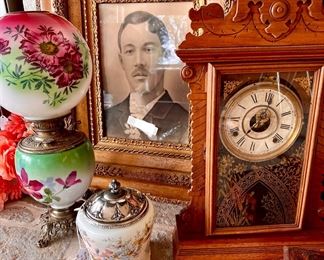 Gone with the Wind lamp. So pretty!