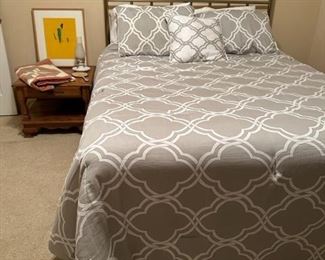 Queen bed with a great mattress ......