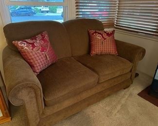 LA Z BOY LOVESEAT......