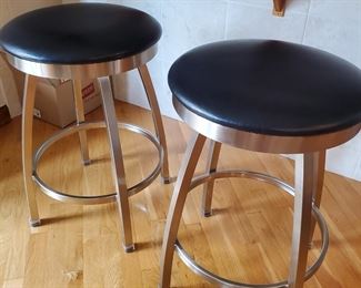 2 backless metal Bar Stools