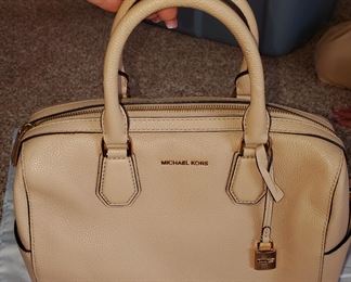 Michael Kors Mercer Medium Duffel Crossbody Satchel Handbag Purse Leather Cement