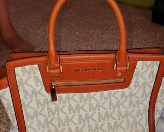 MICHAEL KORS SELMA ZIP LARGE VANILLA LOGO  LEATHER SATCHEL BAG