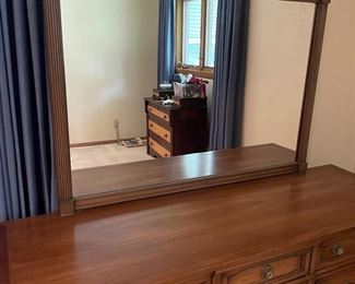 Mid century mirrored dresser (Drexel)